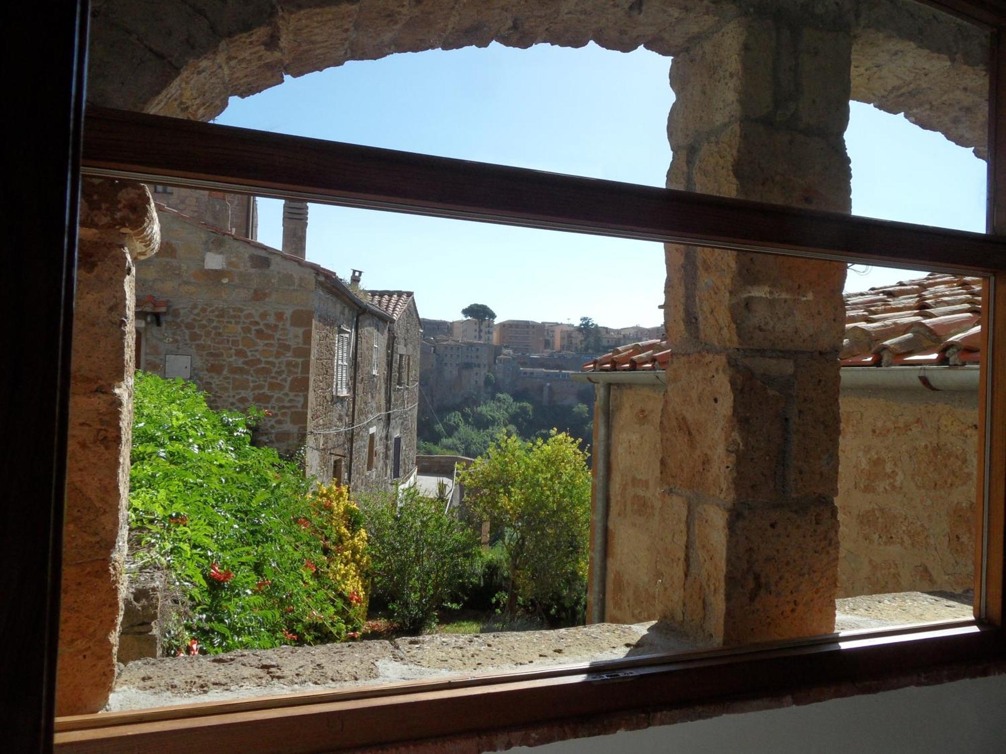 Un Giardino Nel Tufo Bed & Breakfast Pitigliano Exterior photo